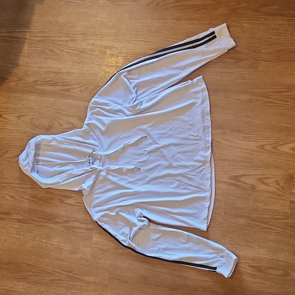White athletic crop top
